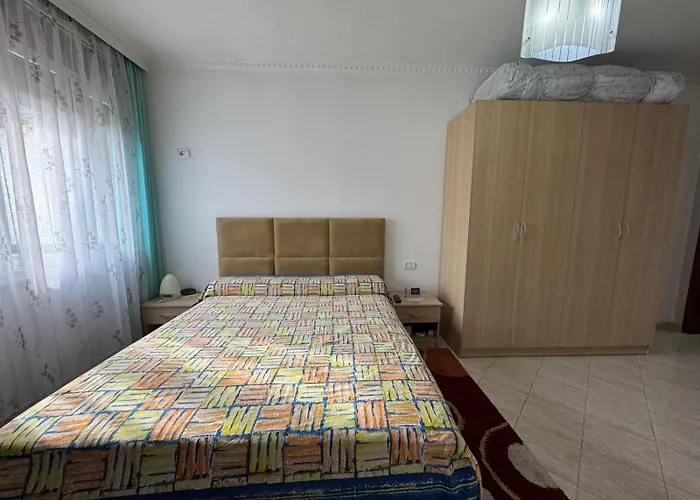 Hora Square 21 Apartment